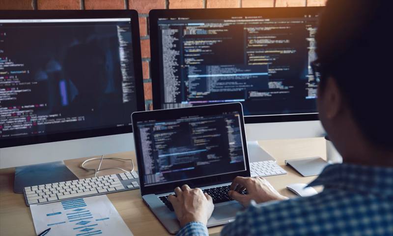 数据科学选型:R与Python如何赋能于都县网站建设?